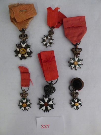 France Ordre de la Légion d'honneur
Lot de 6 étoiles miniatures de Chevalier, 3 types....