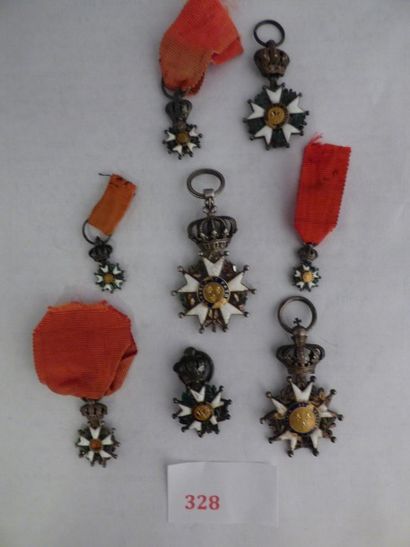 France Ordre de la Légion d'honneur
Lot de 8 étoiles miniatures de Chevalier, Louis...