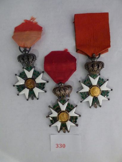 France Ordre de la Légion d'honneur
Lot de 3 étoiles de Chevalier, Restauration.
Argent,...