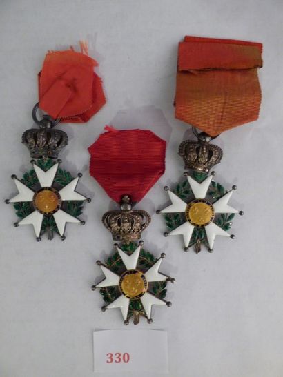 France Ordre de la Légion d'honneur
Lot de 3 étoiles de Chevalier, Restauration.
Argent,...