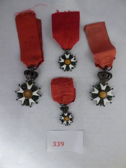 France Ordre de la Légion d'honneur
Lot de 4 étoiles de Chevalier, en réduction,...