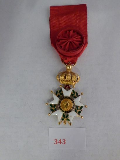 France Ordre de la Légion d'honneur Étoile d'Officier, IInd Empire.
Or, émail (éclats),...