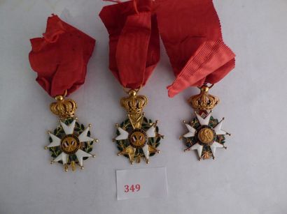 France Ordre de la Légion d'honneur
Lot de 3 étoiles d'Officier, Louis-Philippe,...