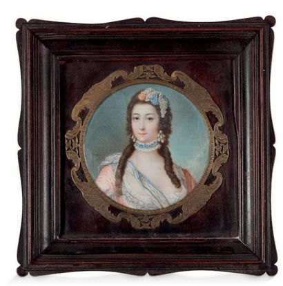 PIERRE PASQUIER (1731-1806) 
Portrait d'une dame de qualité
Miniature
Diam.: 9,5...