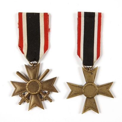 null Allemagne : Ordre du mérite ( non combattant) Lot de deux croix dont une avec...