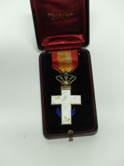 null Espagne Ordre du Mérite maritime. Croix de Chevalier. Vermeil, émail, ruban,...