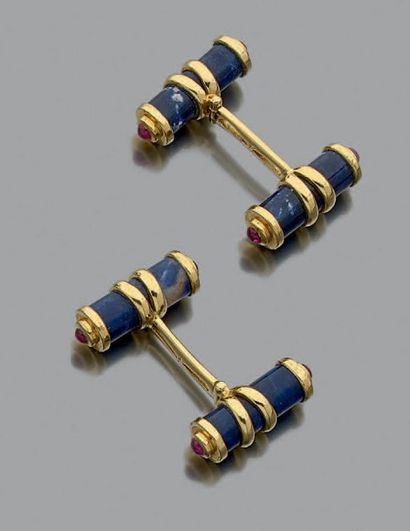 null Paire de boutons de manchette en or jaune 18k (750) et bâtonnets de lapis lazulis...