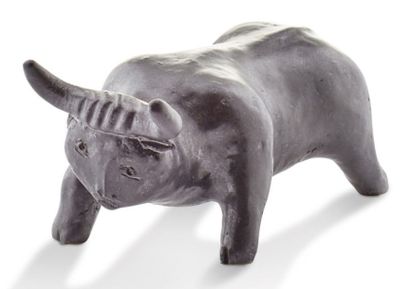 ROBERT (1930-2008) et JEAN (né en 1930) CLOUTIER Sculpture zoomorphe modèle «taureau...