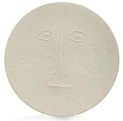 Pablo Picasso (1881-1973) Suite de trois plats circulaires en faïence à décor de...