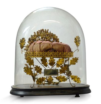 null Ensemble de six globes de mariés

XIXe siècle

H : de 40 à 50 cm environ
