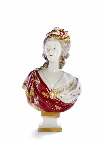 null Important buste 

en porcelaine polychrome représentant Marie-Antoinette

Allemagne...