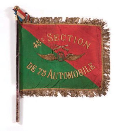 null «45è Section de 75 Automobile» Fanion rectangulaire, rouge et vert, bordé de...