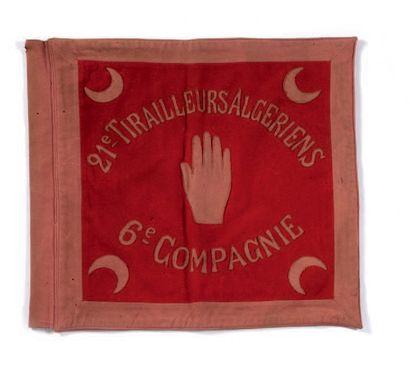 null «21E Tirailleurs Algériens, 6e Compagnie» Fanion rectangulaire, en drap rouge....