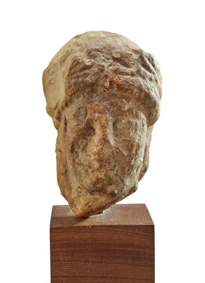 null Lot comprenant:
-CHYPRE - fin du VIIè siècle av. JC
Tête de kouros en calcaire
H:...