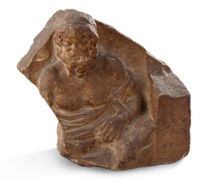 null Epoque romaine
Fragment, haut relief
Dyonisos une outre dans la main gauche
Marbre...