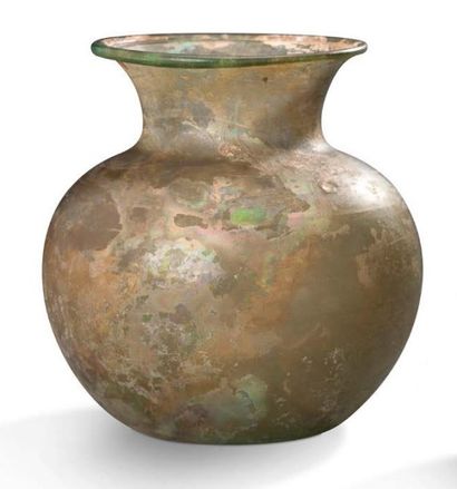 null Art romain
Large urne cinéraire en verre
Manque le couvercle
H: 21,5 cm
Diam.:...