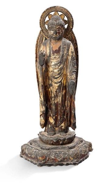 JAPON ET CHINE Lot de deux statuettes un bodhisattva debout nimbé d'une importante...