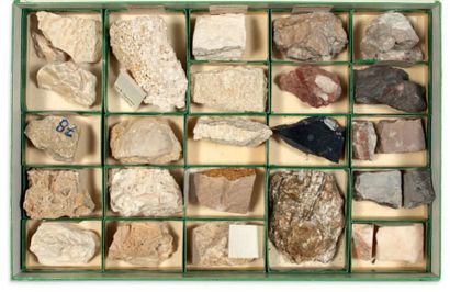 Collection de trois coffrets de minéraux