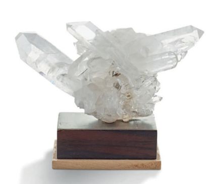 null Quartz. Brésil
Présentée sur un socle.
Dimensions: 12 x 9 cm