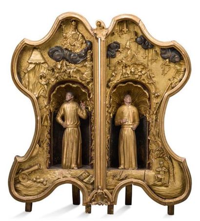 null ELÉMENT DE RETABLE en bois doré sculpté, à décor de deux Saints personnages...