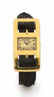 VAN CLEEF and ARPELS Rare montre de dame en or jaune 18k (750) figurant une boucle...