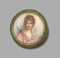 null Broche ronde ornée d'une miniature figurant un portrait de femme, monture en...