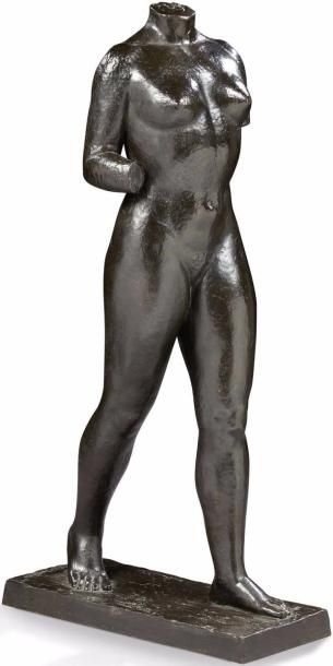 Raoul LAMOURDEDIEU (1877-1953) Femme debout
Bronze à patine brune.
Signé "Raoul Lamourdedieu"...