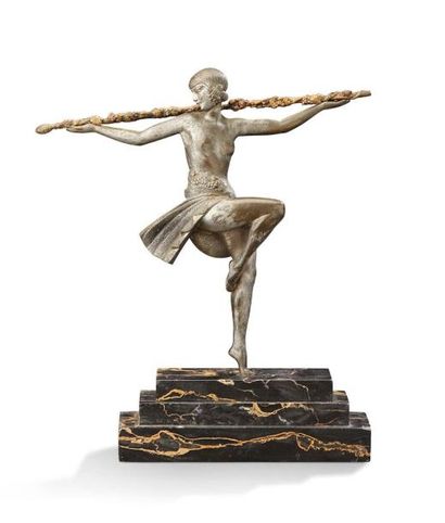 Pierre LE FAGUAYS (1892-1962) "Danseuse au thyrse"
Epreuve en bronze patiné et traces...