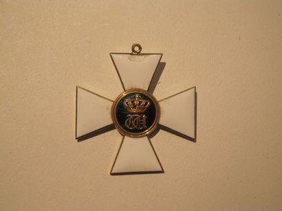 null Luxembourg Ordre de la Couronne de Chêne. Bijou de Grand-Croix. Or, émail (éclats),...