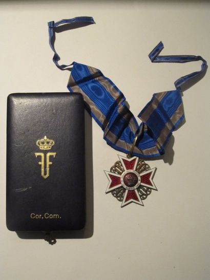 null Roumanie Ordre de la Couronne. Croix de Commandeur. Vermeil, émail, cravate,...