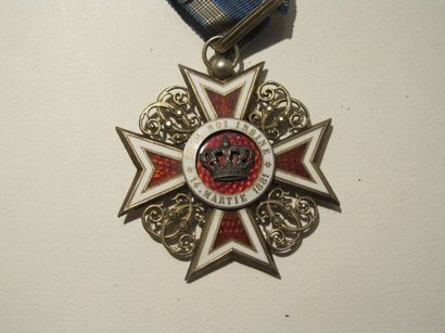 null Roumanie Ordre de la Couronne. Croix de Commandeur. Vermeil, émail (éclats),...
