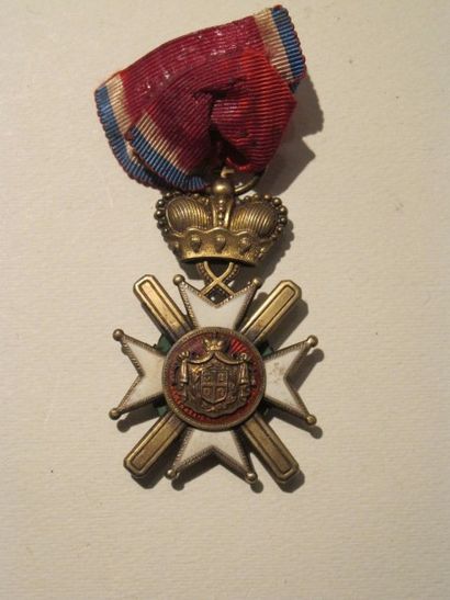 null Serbie Ordre de Takowo. Croix de Chevalier. Vermeil, émail (éclats), ruban....