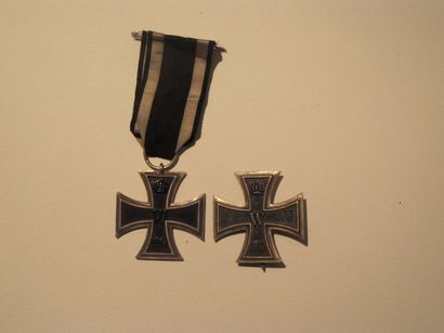 null Allemagne Ordre de la Croix de fer. Lot de 2 croix 1914, 1ère et 2è classes....