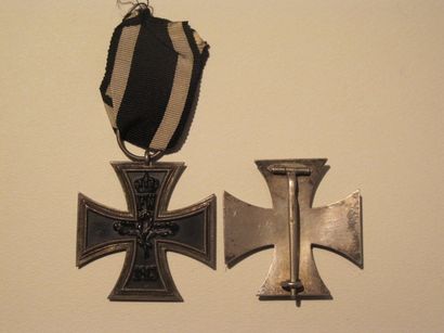 null Allemagne Ordre de la Croix de fer. Lot de 2 croix 1914, 1ère et 2è classes....