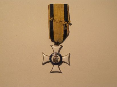 null Allemagne Ordre du Mérite militaire. Croix de Chevalier. Argent, émail (éclats),...