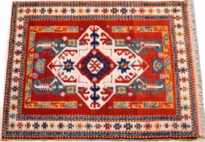 null AZERBAIDJAN (Sud Caucase)
Original tapis à velours, chaînes, trame et franges...