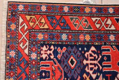null AZERBAIDJAN (Sud Caucase)
Original tapis à décor rappelant les tapis Daghestan,...