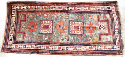 null KARATCHOFF (Caucase)
Original tapis à velours, chaînes, trame et franges en...