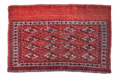null TCHOUVAL YOMOUD BOUKHARA (Turkmen)
Rare tapis de selle à velours en laine, chaînes,...