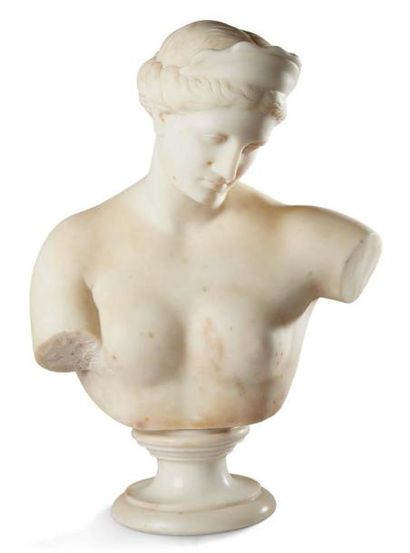 Ecole française fin XIXe – début XXe siècle Buste de femme en marbre blanc
H: 44...