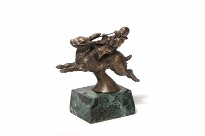 PIERROT Rodeo
En bronze nickelé, monté sur un socle en marbre
Haut.: 10 cm. (4 in.),...