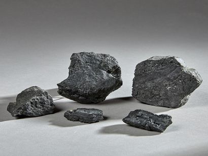 null Lot important de minéraux (plus de 30) composé de blocs bruts ou polies.

Pierre...