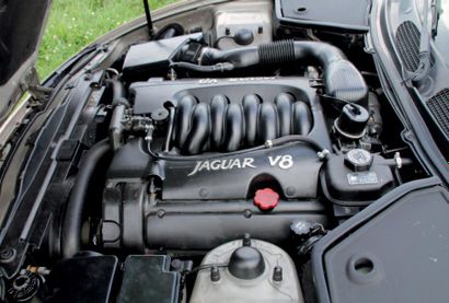 1998 - JAGUAR XK8 L'héritière de la Type-E L'univers Jaguar à un prix abordable
Voiture...