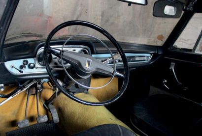 1967 - PEUGEOT 404 CABRIOLET INJECTION Lignes du célèbre Pininfarina
Série la plus...