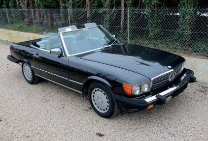 1989 - MERCEDES 560 SL Un style intemporel
Une qualité germanique reconnue
La meilleure...
