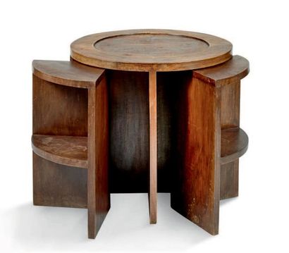 Francisque CHALEYSSIN (1872-1951) 
Petite table circulaire en bois à quatre tabourets...