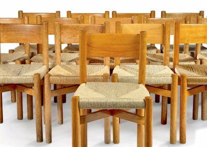 Charlotte PERRIAND (1903-1999) 
Suite de douze chaises modèle «Méribel» structure...