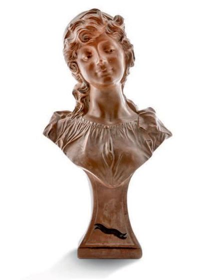 Joseph LE GULUCHE (1849-1915) 
La bohémienne
Buste de jeune fille en terre cuite.
Signé...