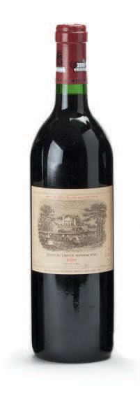 null 3 B CHÂTEAU LAFITE-ROTHSCHILD 1 e.l.s, 1 e.l.a, 1 e.t. GCC1 Pauillac 1990
Niveau...