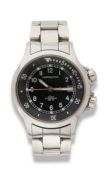 HAMILTON Khaki.Vers 2000 
Modèle homme Diver en acier.
Cadran noir, chiffres Arabe,...